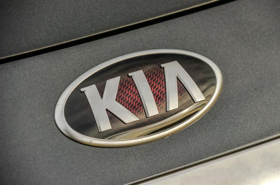 Логотип Kia K900 (RJ) 2018 года  (фото 64 из 64)